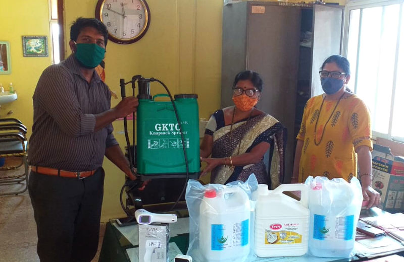 Dempo Vishwa Gramshala provides Navelim campus with anti-Covid kit