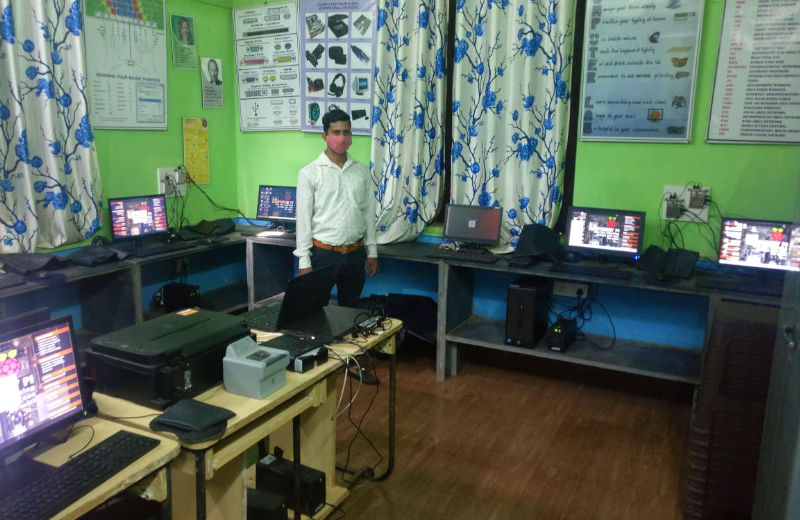 Dempo Vishwa Gramshala provides Navelim campus with anti-Covid kit